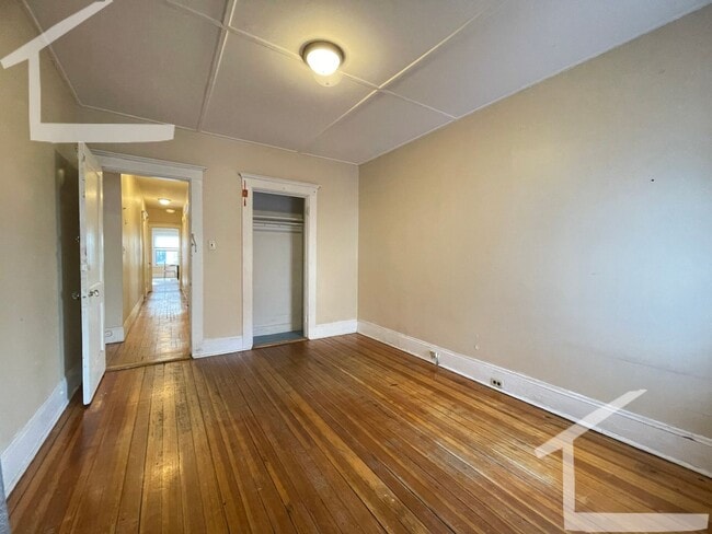 Building Photo - 9/1 Oversized Allston 4BR/2BA w/heat inc