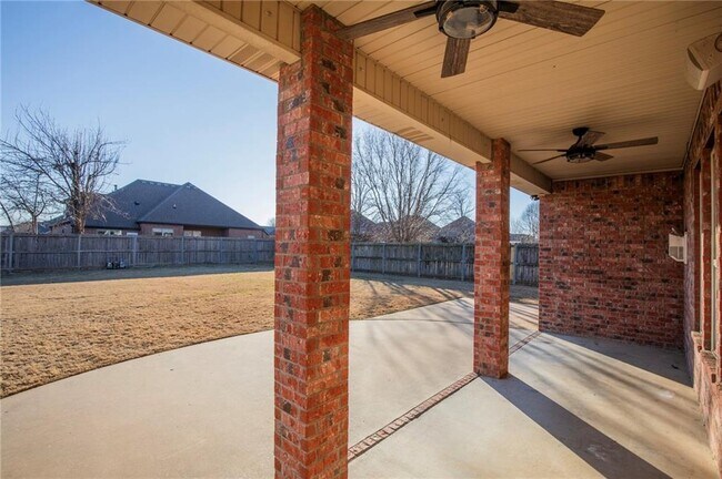 Building Photo - 4003 SW Banbury Dr