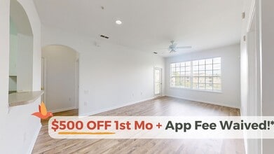 Building Photo - Beautifully updated 2 bed, 2 bath third-fl...