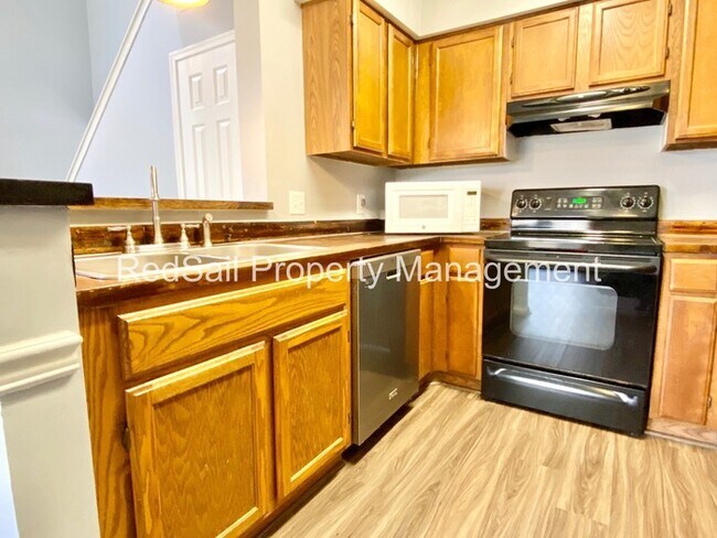 Building Photo - Yorktown Crossing Townhouse!!!