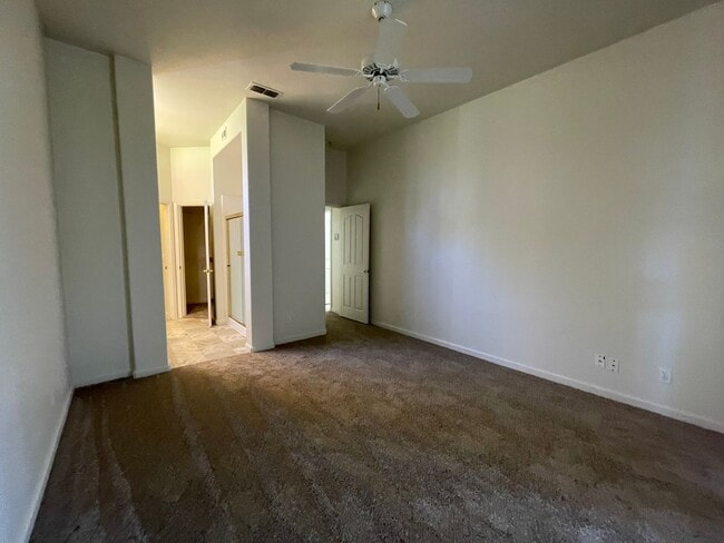 Building Photo - Spacious and Airy Rocklin Home! New Flooring!