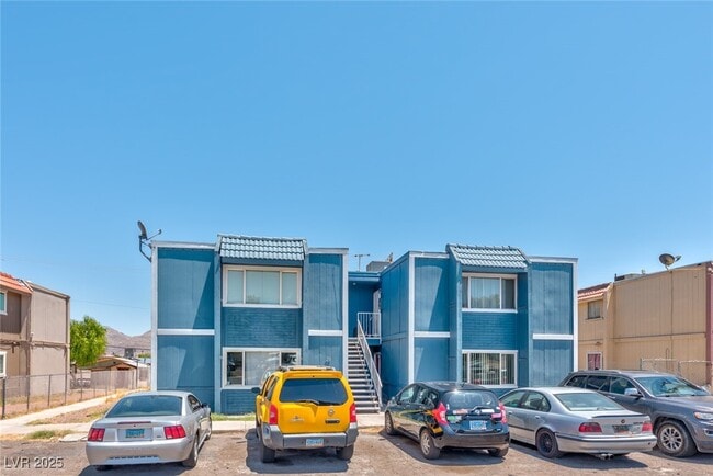 Primary Photo - 29 Gold Bar Ct