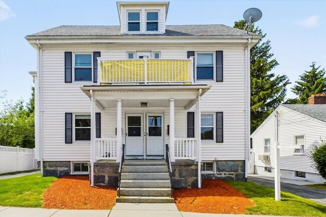Building Photo - 454 Quarry St