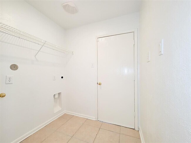 Building Photo - 19026 Yellow Thrush Dr