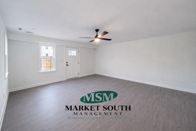 Building Photo - 37 W 201