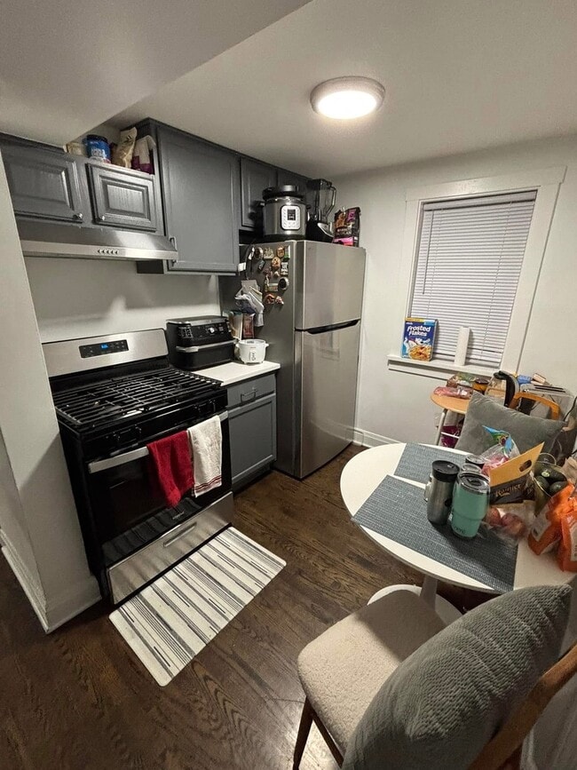 Building Photo - 3713 N Cicero Ave