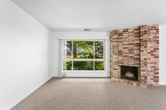 Building Photo - 1145 Bismarck Ln