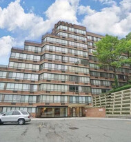 Building Photo - 755 Narrows Rd N