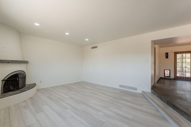 Building Photo - 3615 E Calle Alarcon