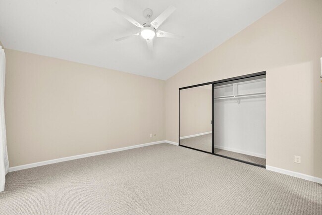 Building Photo - Beautiful 3-bedroom, 3-bathroom townhome  ...