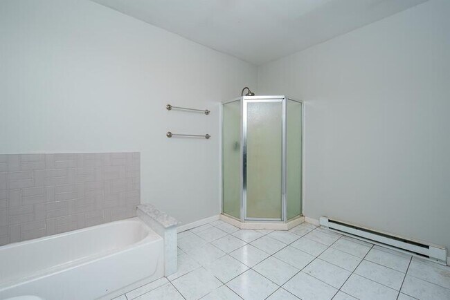 Building Photo - 547 1st St