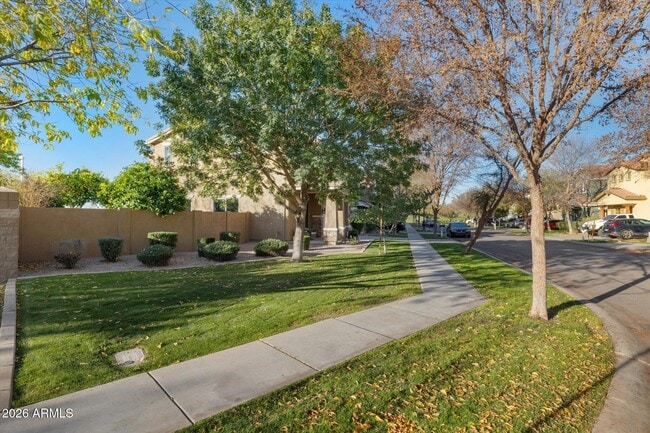 Building Photo - 3437 E Mesquite St