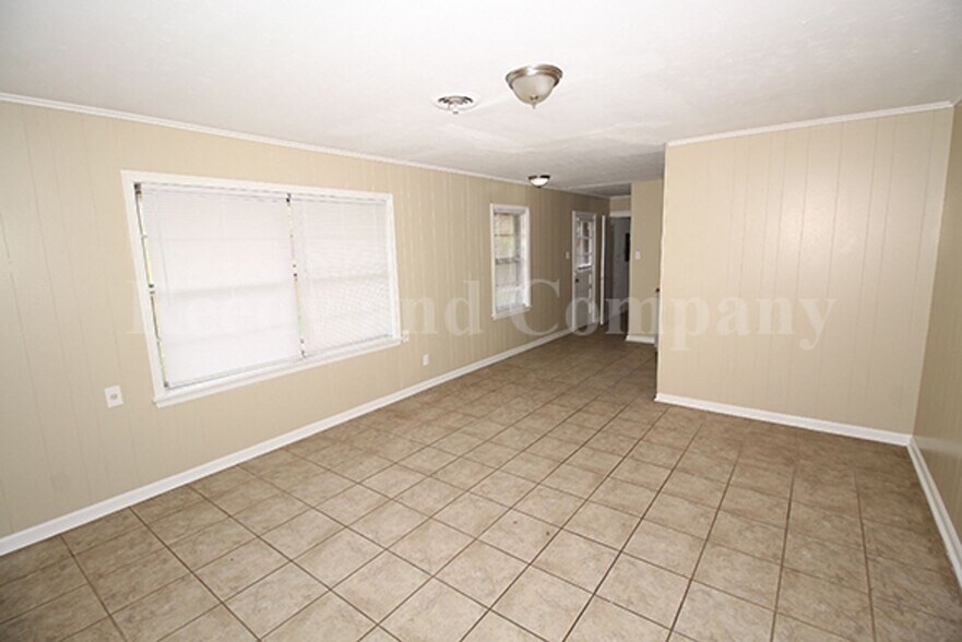 Building Photo - 1718 Borden Dr