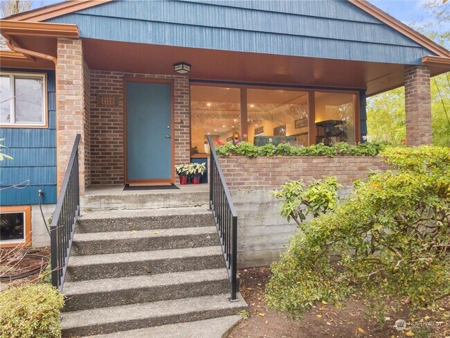 Building Photo - 2120 Coleman Ave NW