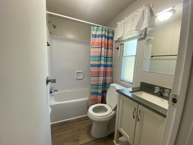 Building Photo - 1705 Creason Dr