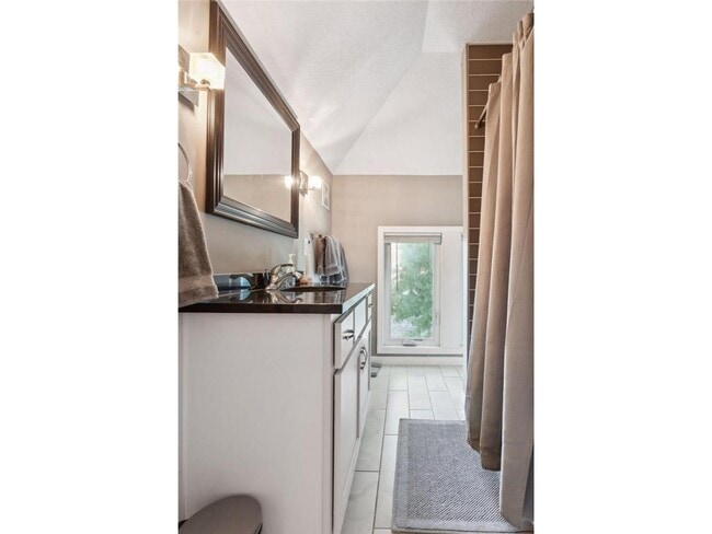 Building Photo - 3023 Dupont Ave S