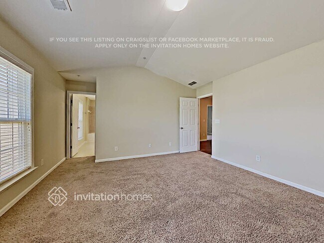 Building Photo - 320 Balaban Cir