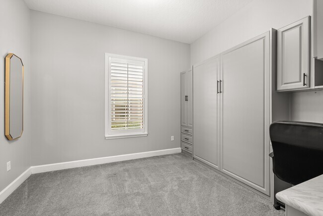 Building Photo - 6875 Arnoldson St