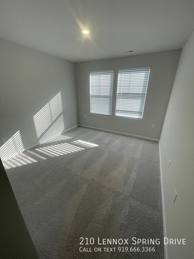 Building Photo - 210 Lennox Spring Dr