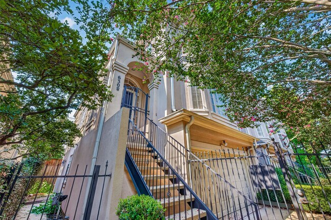 Building Photo - 6308 Schuler St