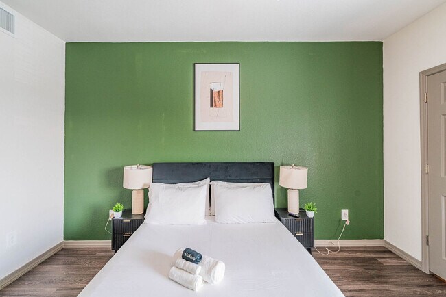 Building Photo - 9600 W Georgia Ave