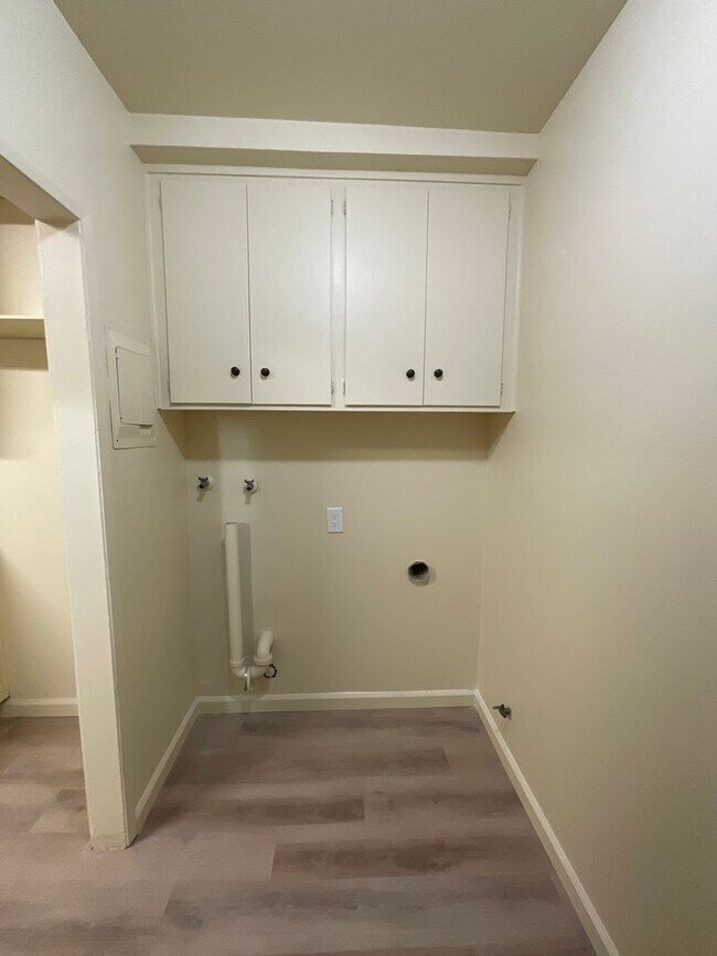 Building Photo - 7711 Fillmore Dr