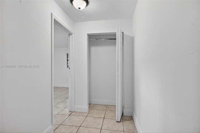 Building Photo - 762 NE 131st St