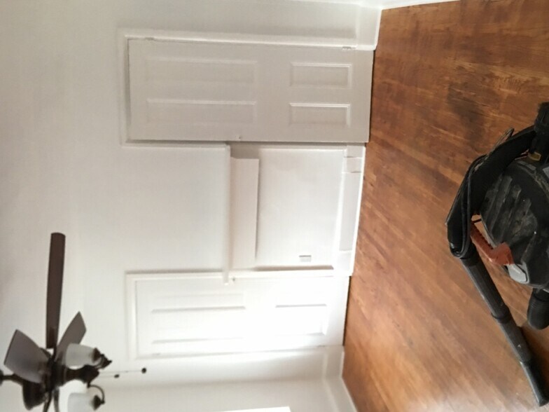 Building Photo - 1535 Sellers St