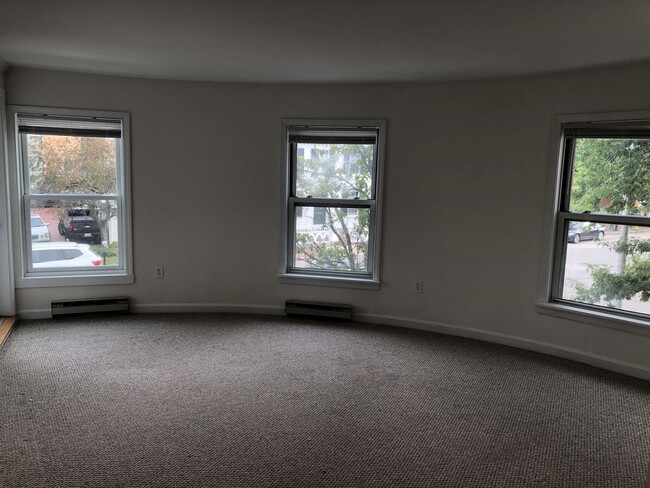 Building Photo - 59 Deer St