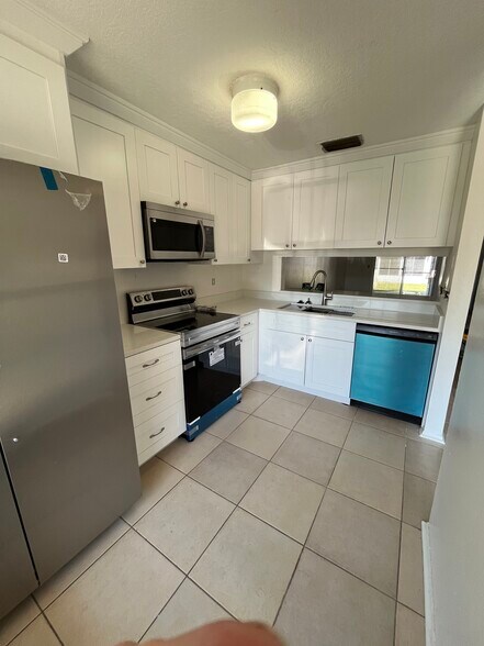 Building Photo - 2846 Bradley Ct