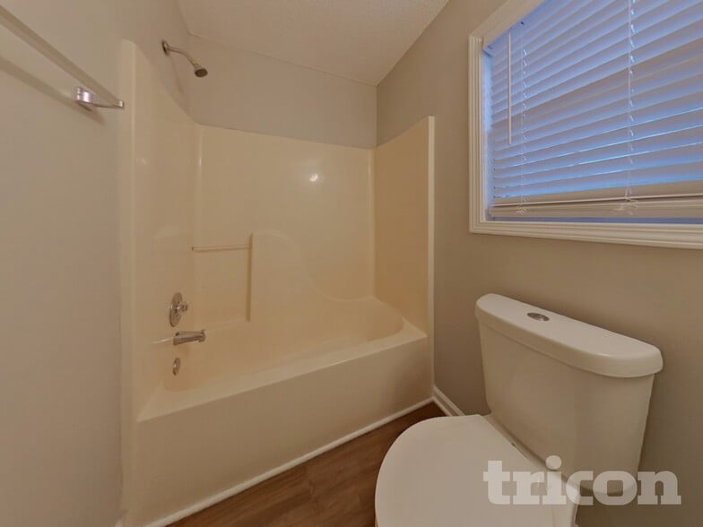 Building Photo - 119 Ashford Dr