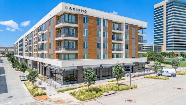 Building Photo - 110 W CityLine Dr