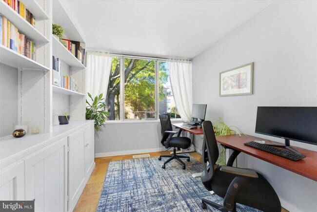 Building Photo - 1378 4th St SW