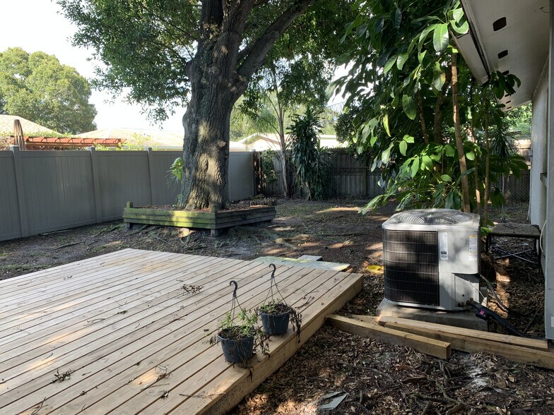 Backyard - 6959 Aberfeldy Ave N