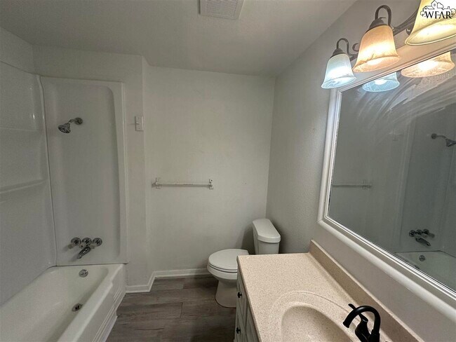 Building Photo - 4600 Sierra Madre Dr