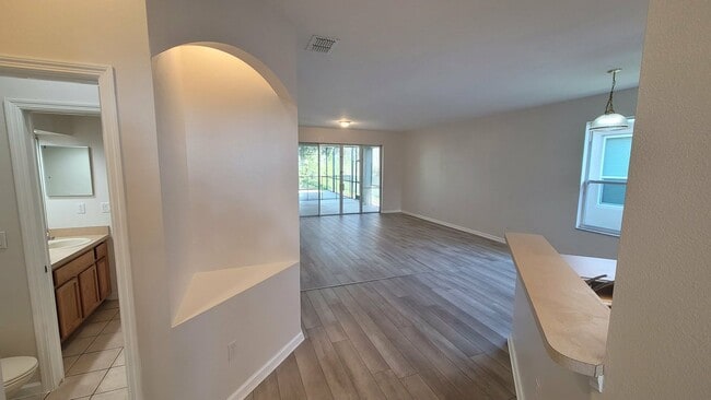 Building Photo - 15317 Markham Dr