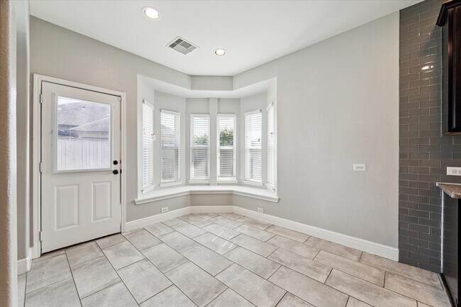 Building Photo - 6159 Flint Ct