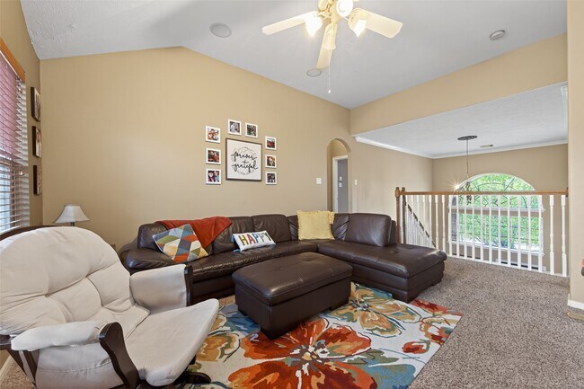 Building Photo - 59 Genesee Ridge Dr