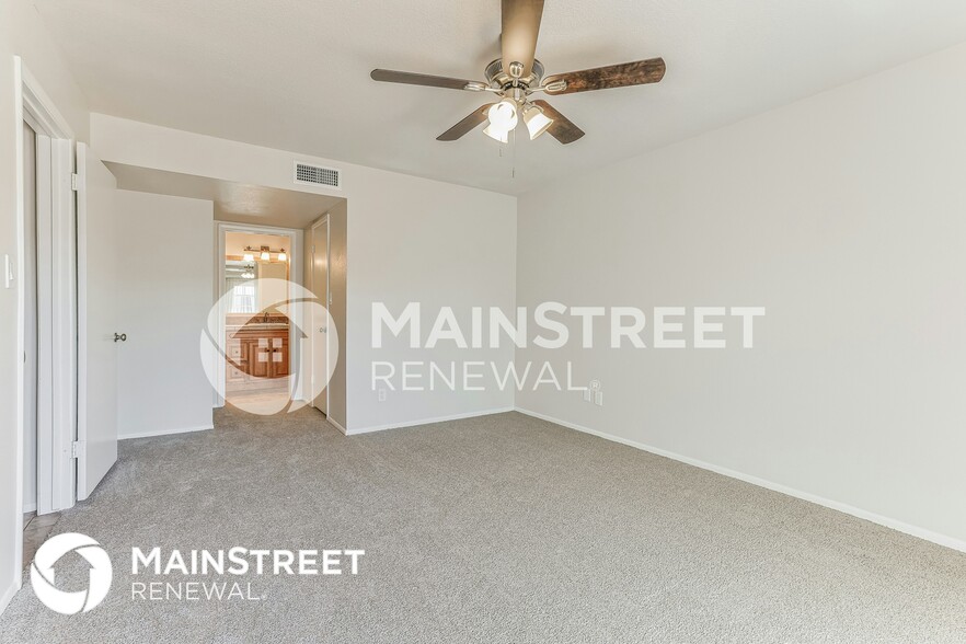 Building Photo - 2515 E Del Rio Dr