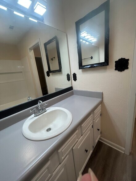 Building Photo - 1318 El Sereno Pl
