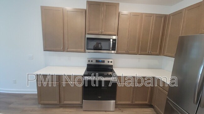 Building Photo - 7601 Discovery Pt Dr NW