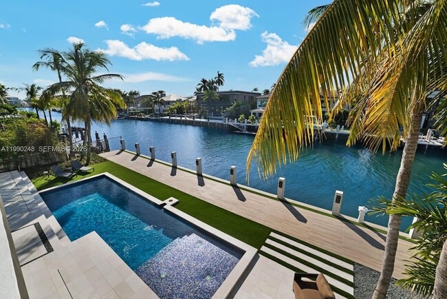 Building Photo - 641 Flamingo Dr