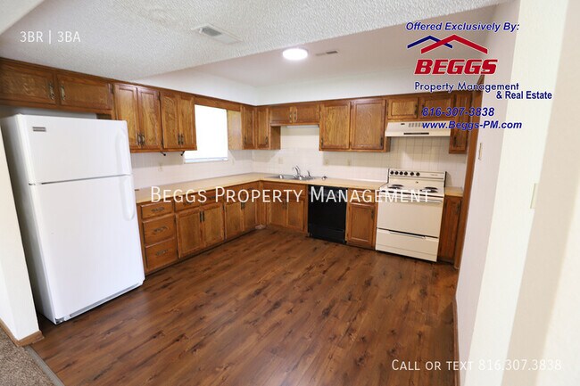 Building Photo - 317 Dains St