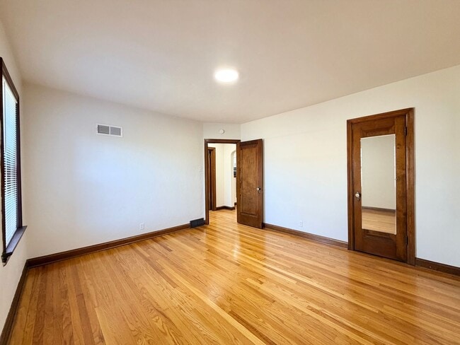 Building Photo - 4734 Locke Ave