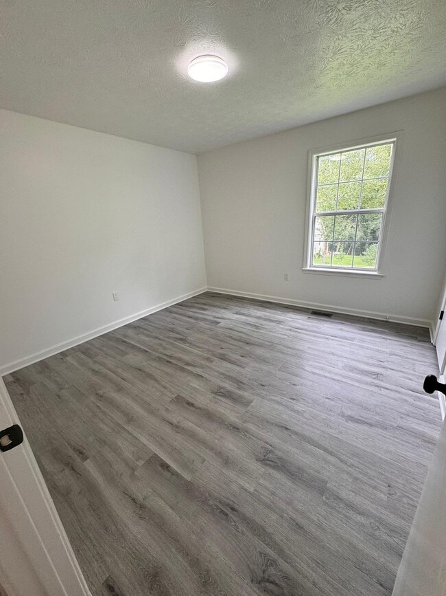 Building Photo - 3037 Summer Lake Dr
