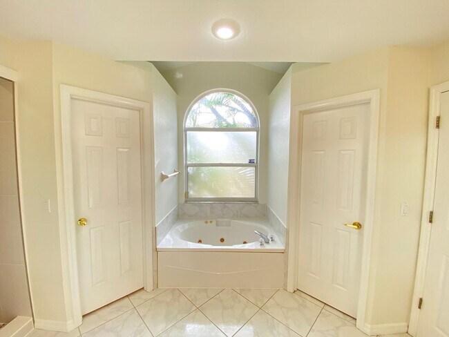 Building Photo - 9637 Lake Douglas Pl