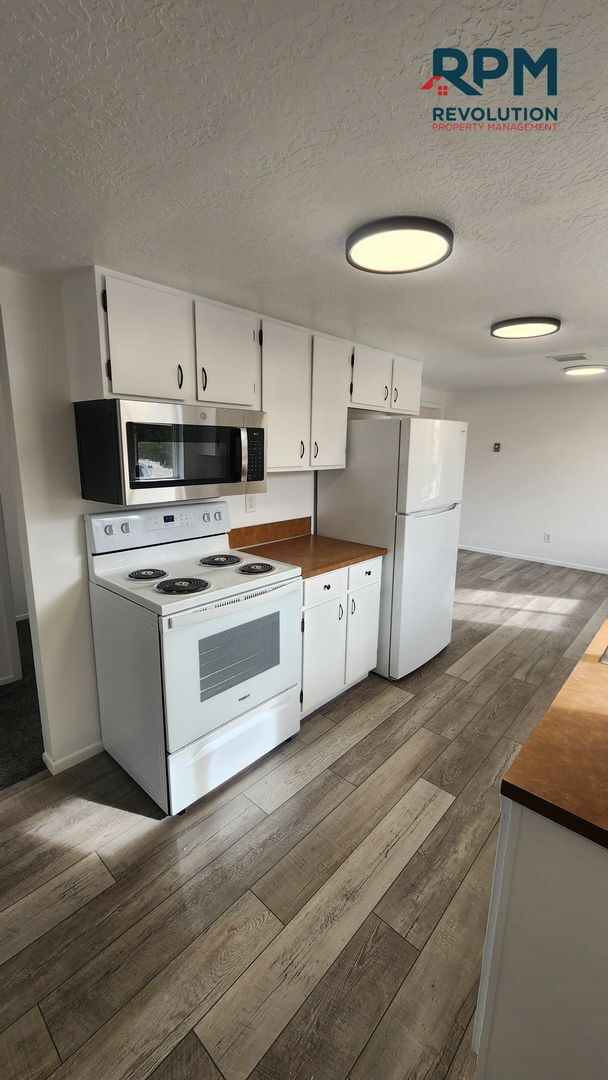Building Photo - 3 BEDROOM UNIT IN WASHINGTON TERRACE