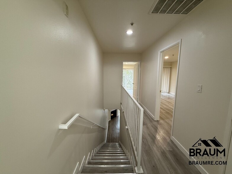 Building Photo - 7323 Winnetka Ave
