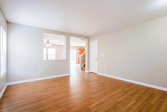 Building Photo - 107 Sleeper Car Ln