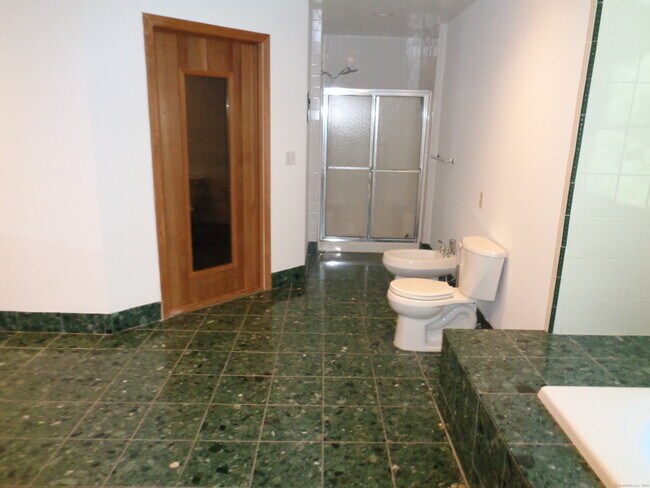 Building Photo - 531 Hollow Tree Ridge Rd